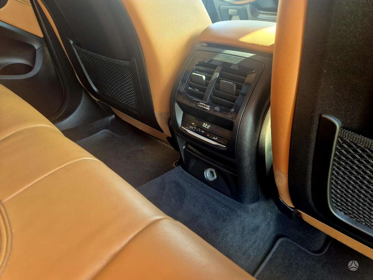 BMW X3, 2.0 l., off-road / crossover