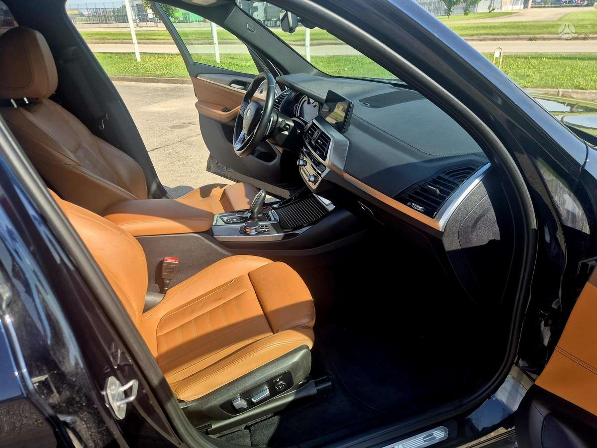 BMW X3, 2.0 l., off-road / crossover