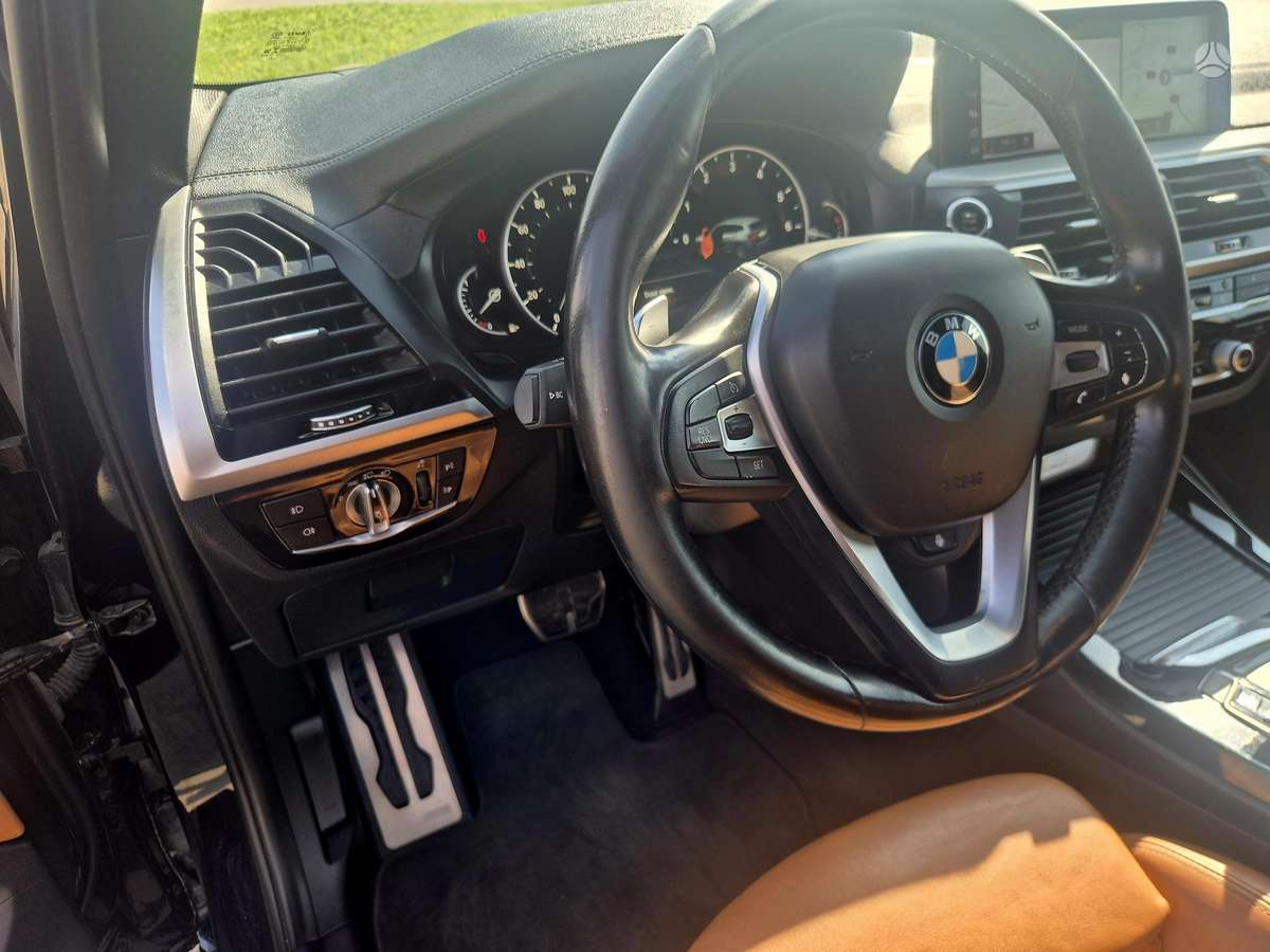 BMW X3, 2.0 l., off-road / crossover