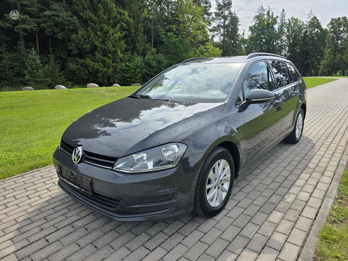 Volkswagen Golf - 1