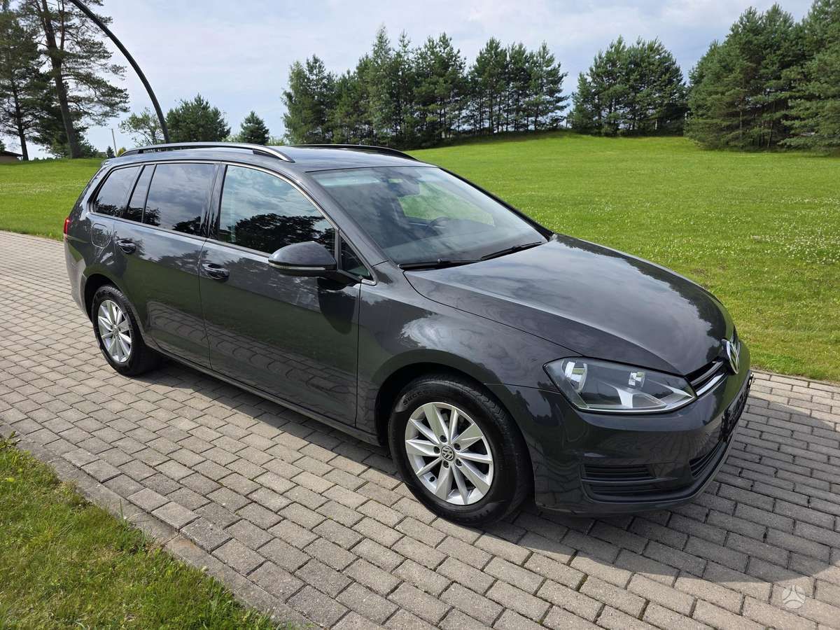 Volkswagen Golf - 8