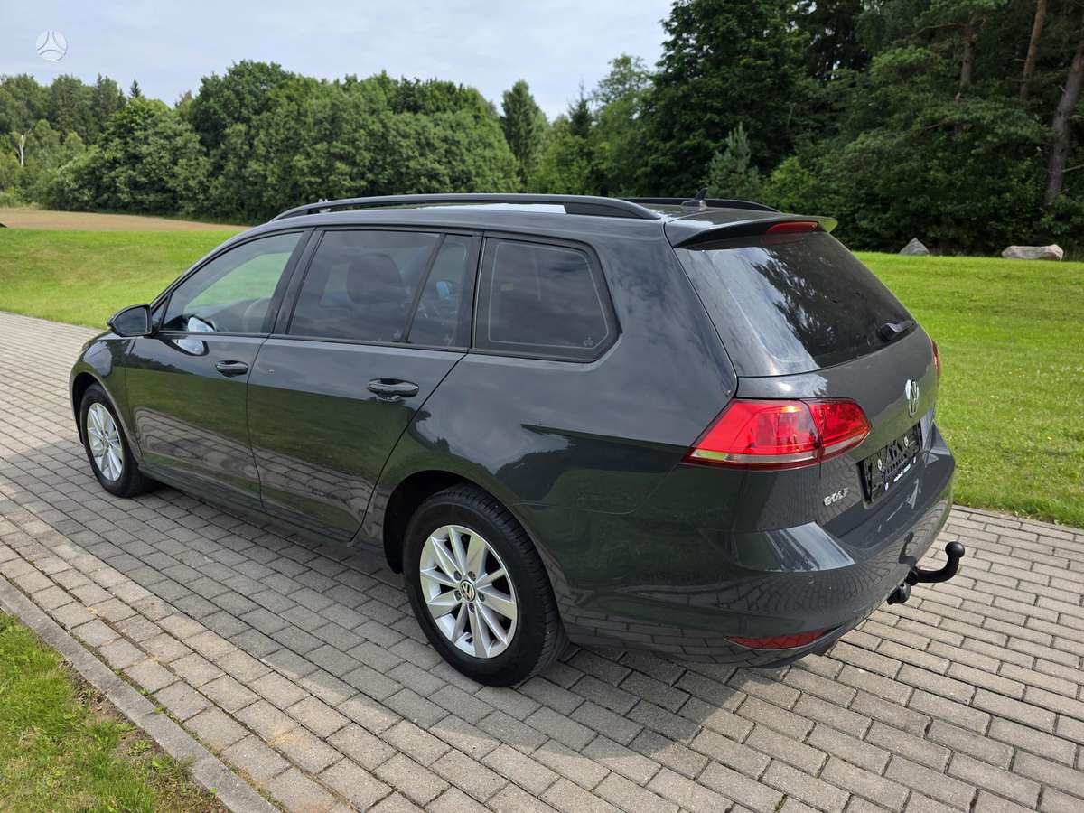 Volkswagen Golf - 10