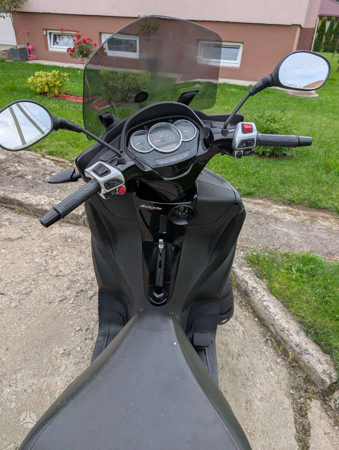Piaggio MP3 300cc, трициклы
