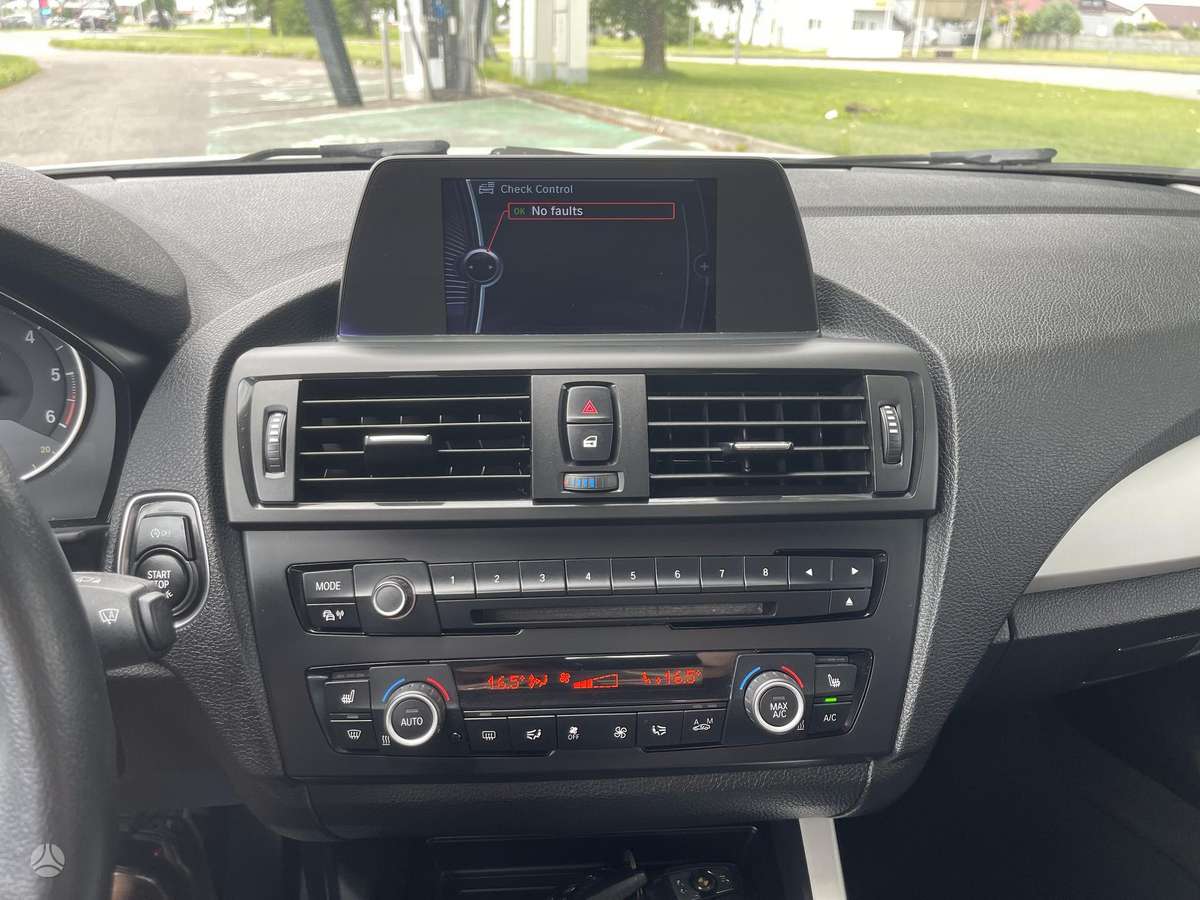 BMW 118, 2.0 l., Хэтчбек