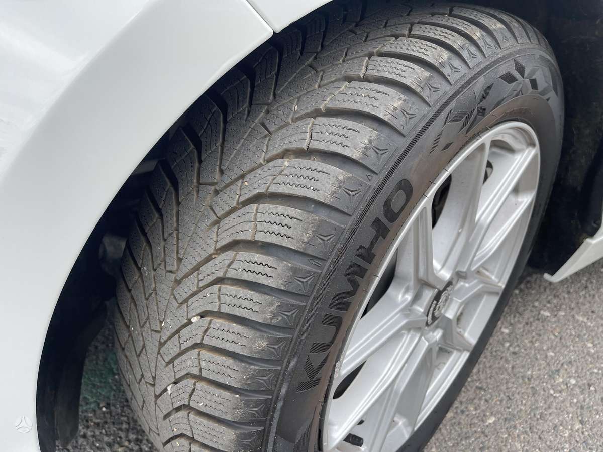 BMW 118, 2.0 l., hatchback