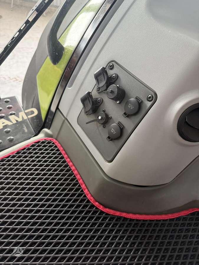 Claas Axion 830 CMATIC, traktoriai