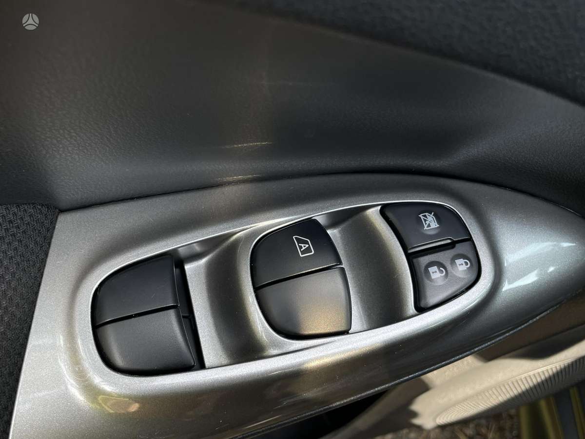 Nissan Juke, 1.2 l., Внедорожник / Кроссовер