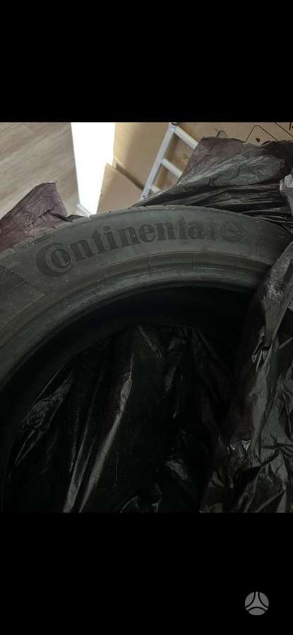 Continental, universalios 235/45 R18