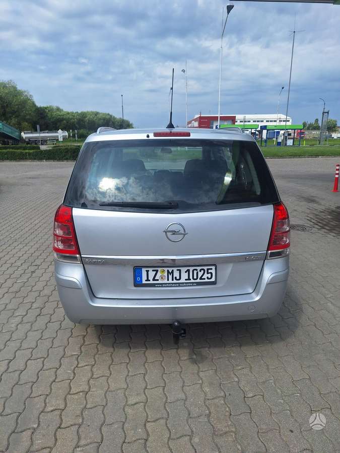 Opel Zafira, Минивэн