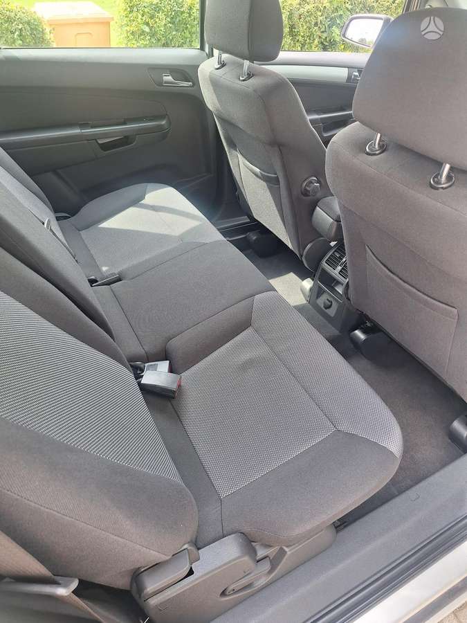 Opel Zafira, Минивэн