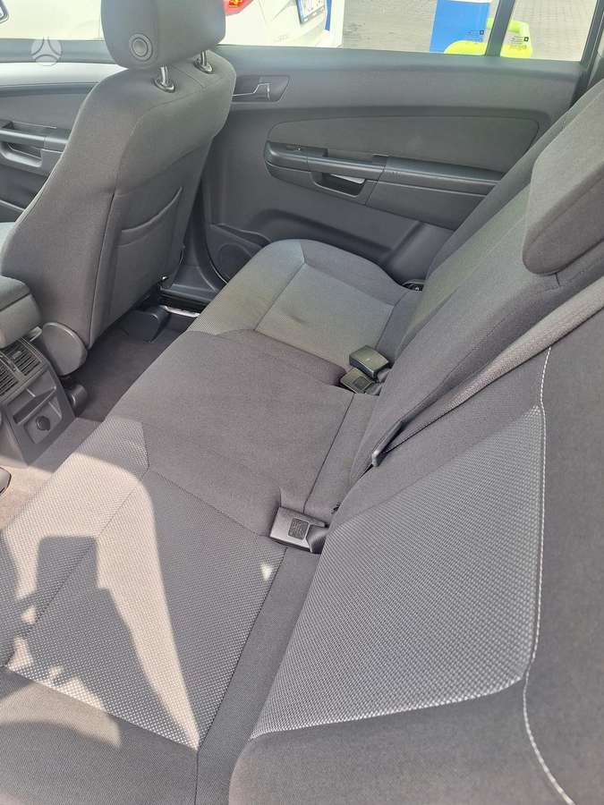 Opel Zafira, Минивэн