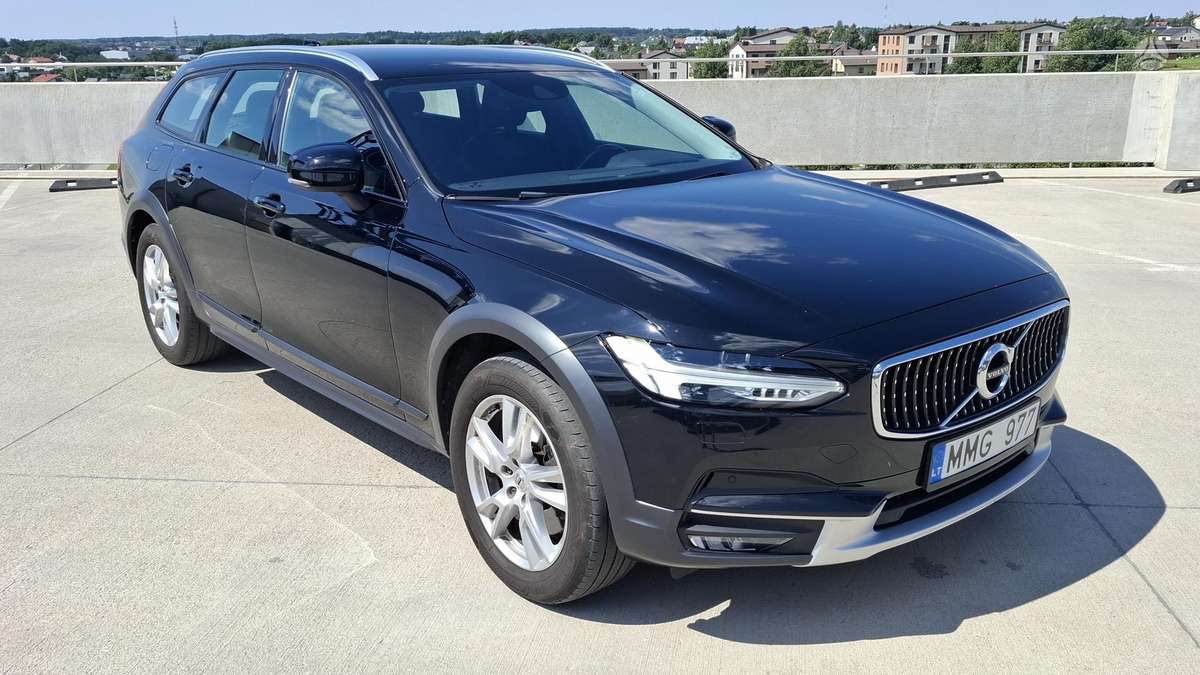 Volvo V90 Cross Country - 9