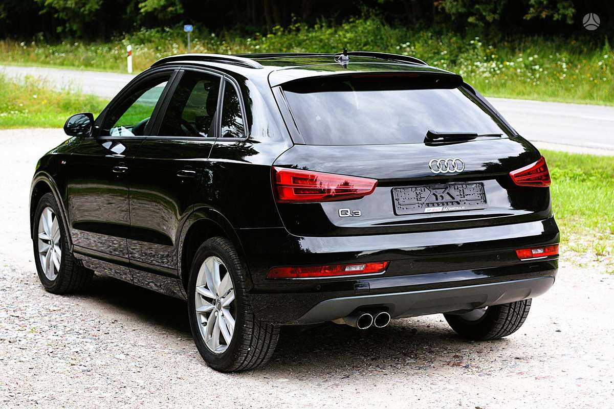 Audi Q3, 2.0 l., off-road / crossover