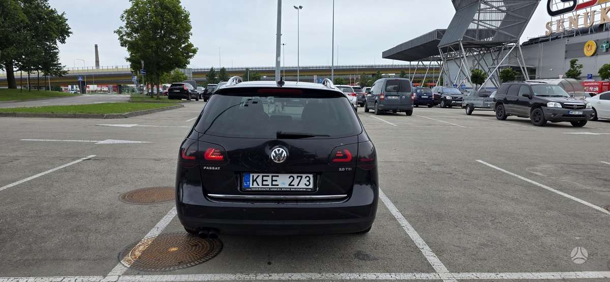 Volkswagen Passat - 1