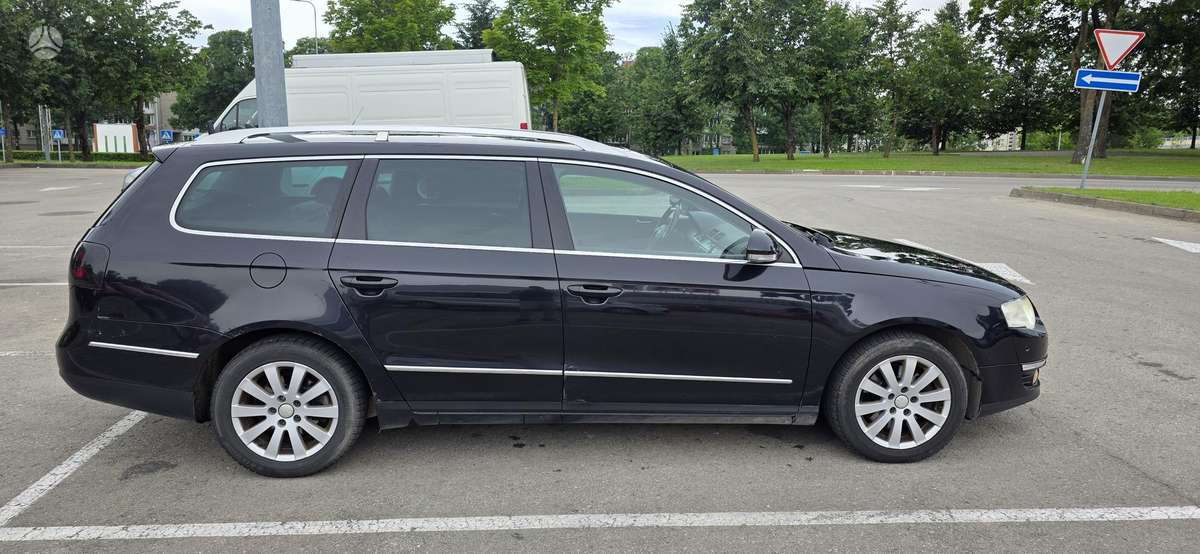 Volkswagen Passat - 4