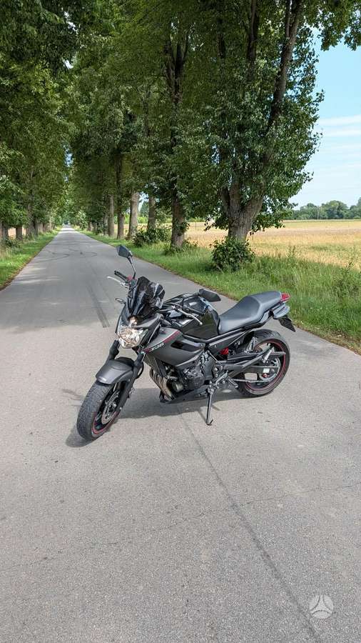 Yamaha XJ6 600cc, street / classic