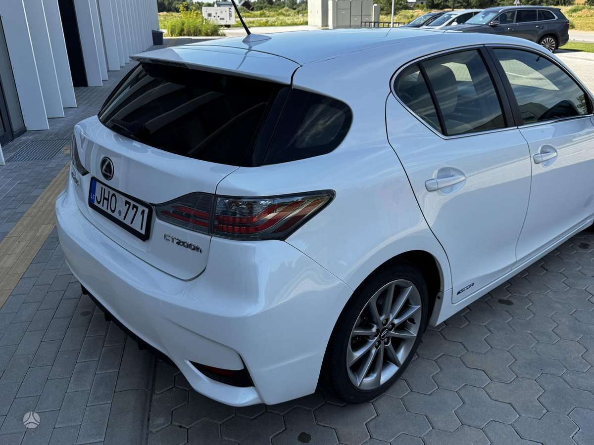 Lexus CT 200h, 1.8 l., hatchback