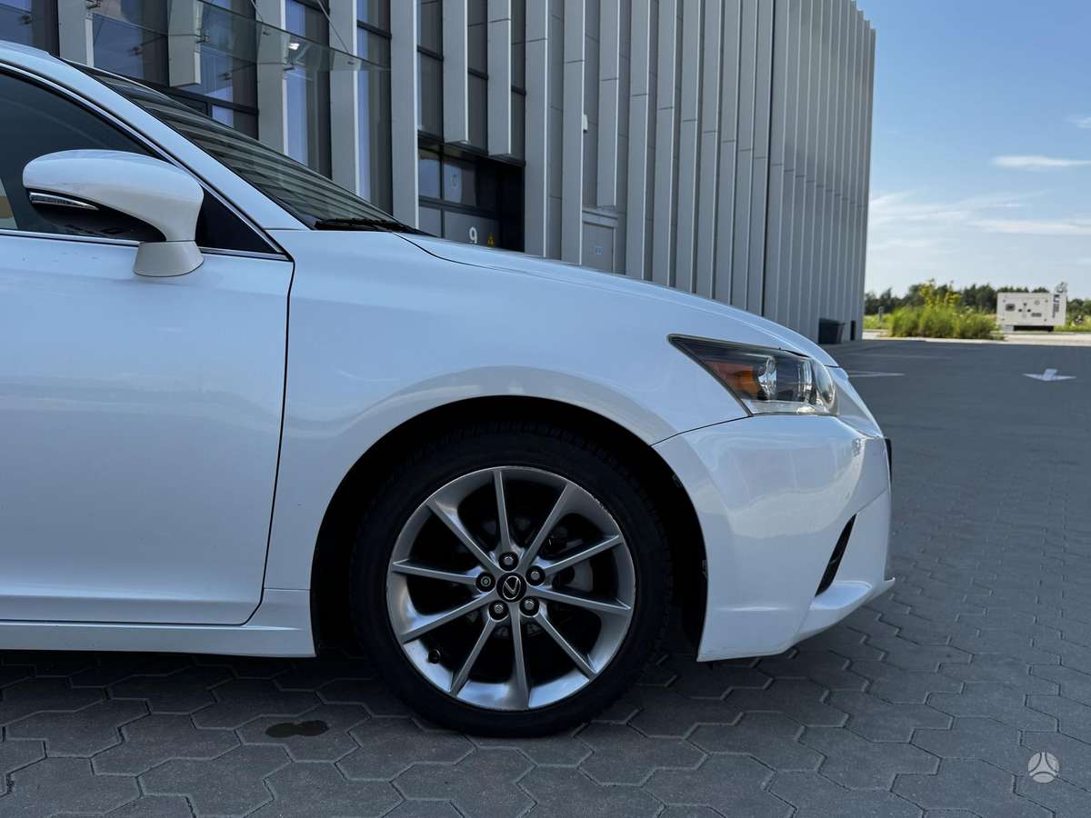 Lexus CT 200h, 1.8 l., hatchback