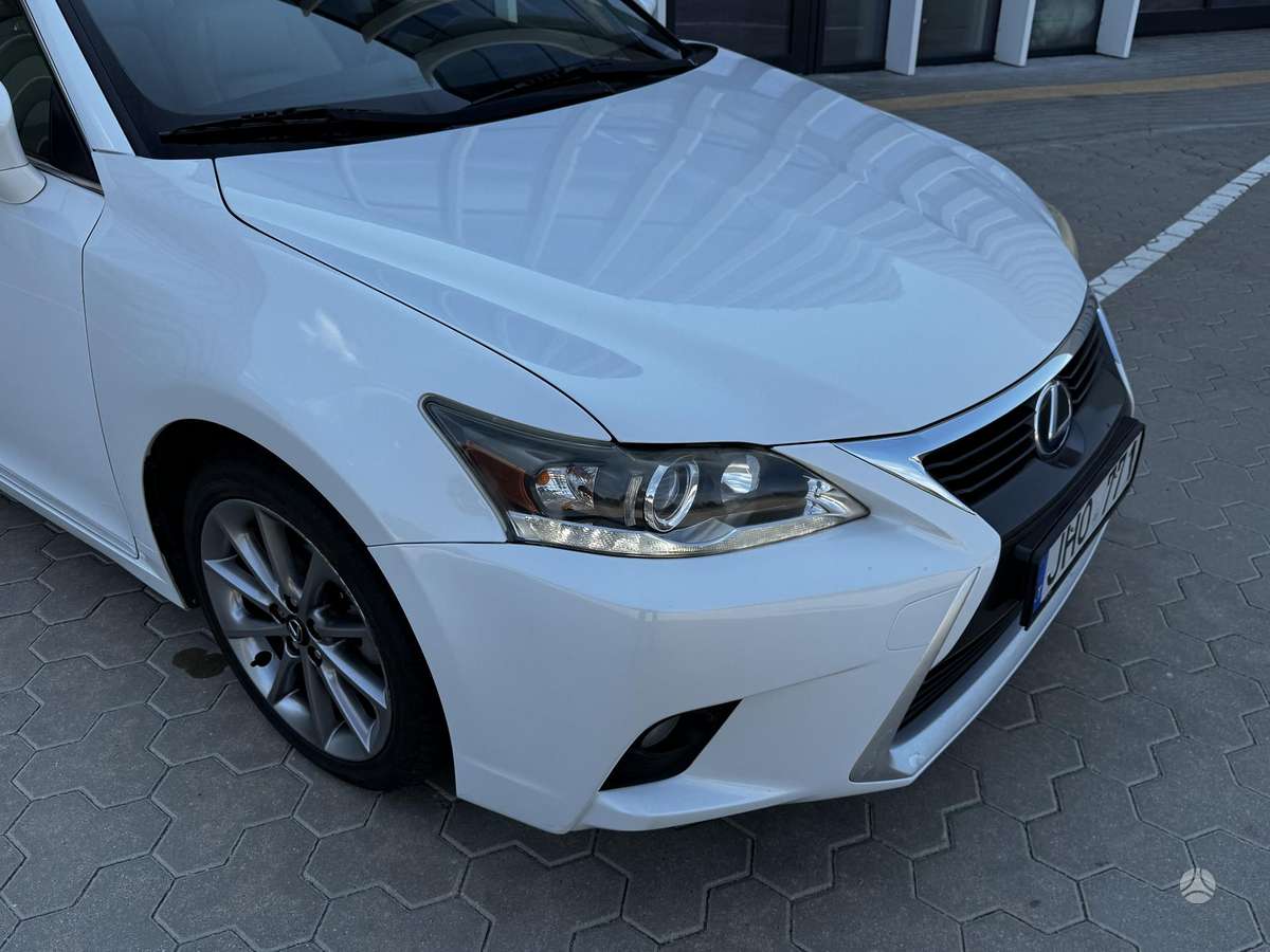 Lexus CT 200h, 1.8 l., hatchback