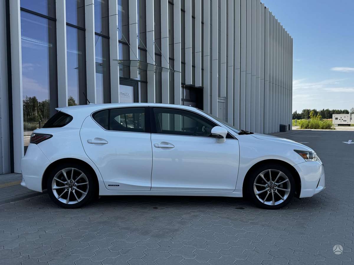 Lexus CT 200h, 1.8 l., hatchback