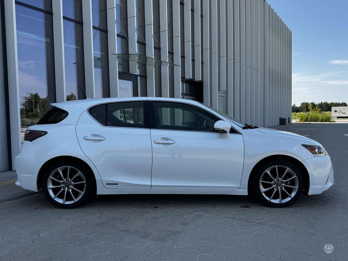 Lexus CT 200h, 1.8 l., hatchback