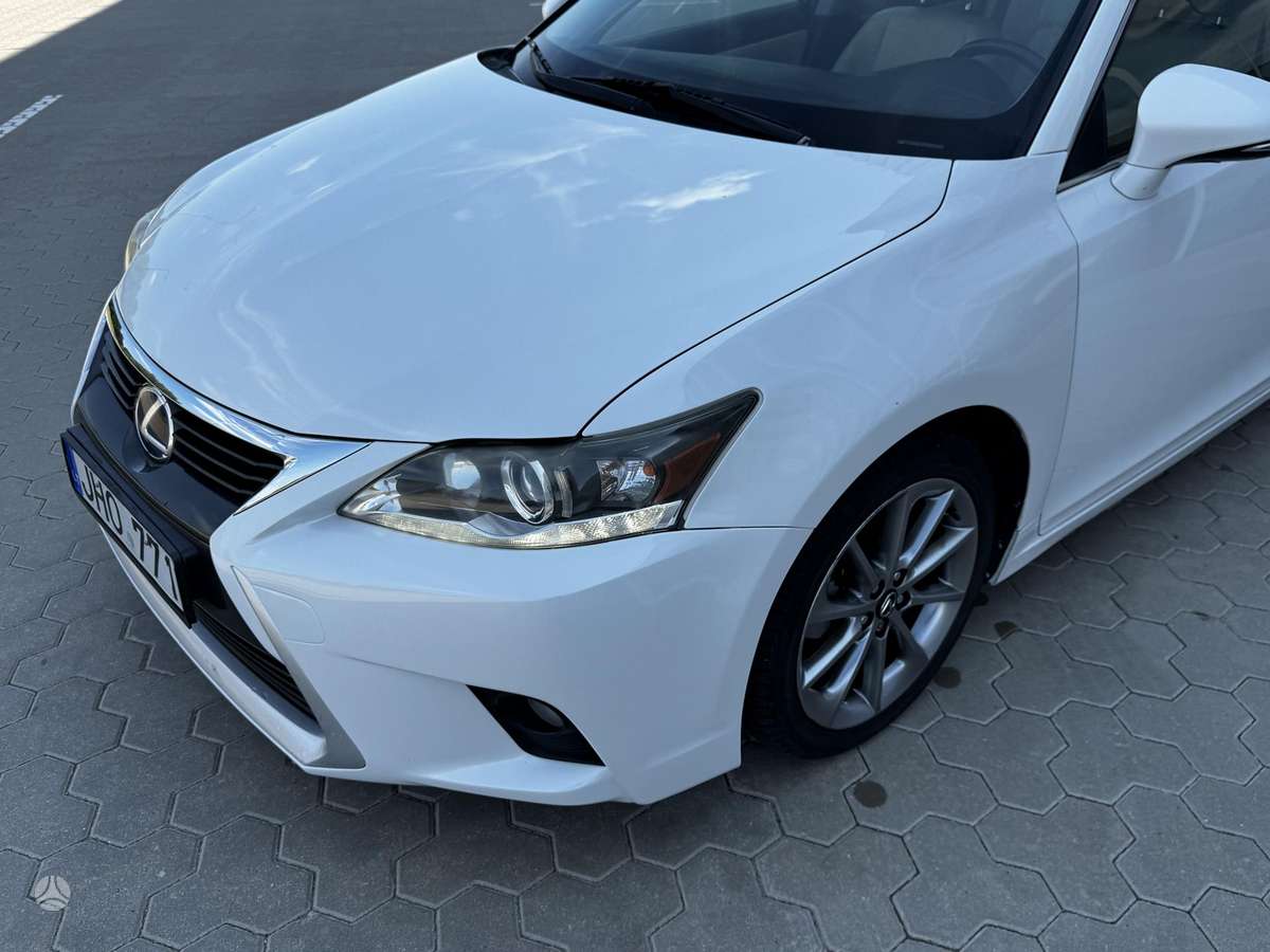 Lexus CT 200h, 1.8 l., hatchback