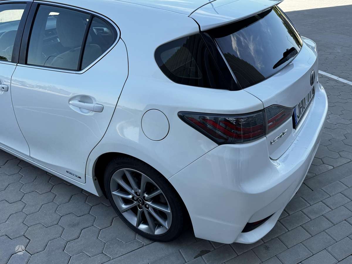 Lexus CT 200h, 1.8 l., hatchback