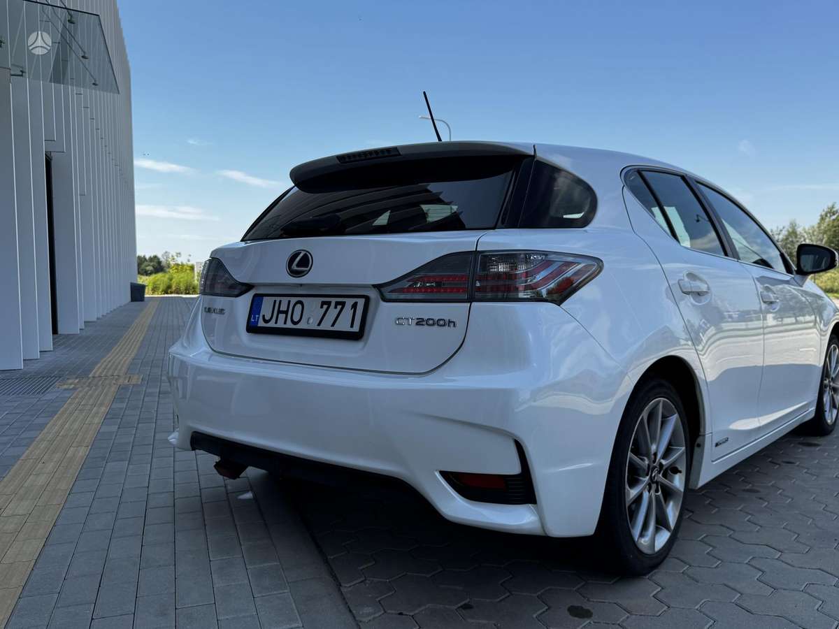 Lexus CT 200h, 1.8 l., hatchback