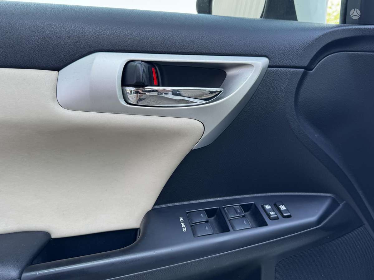 Lexus CT 200h, 1.8 l., hatchback