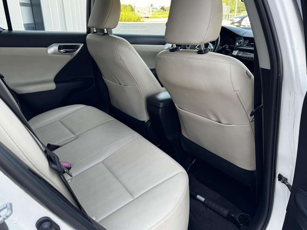 Lexus CT 200h, 1.8 l., hatchback