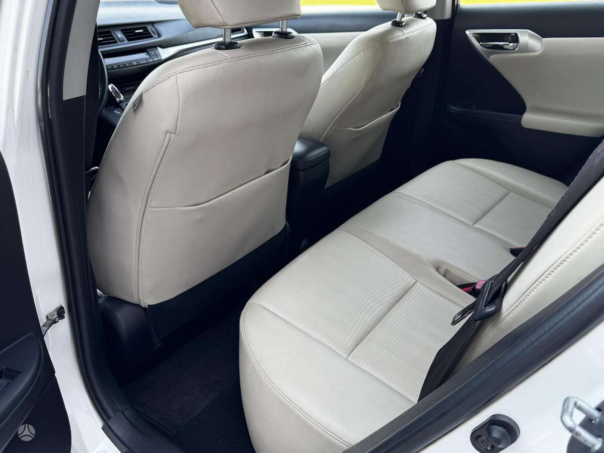 Lexus CT 200h, 1.8 l., hatchback