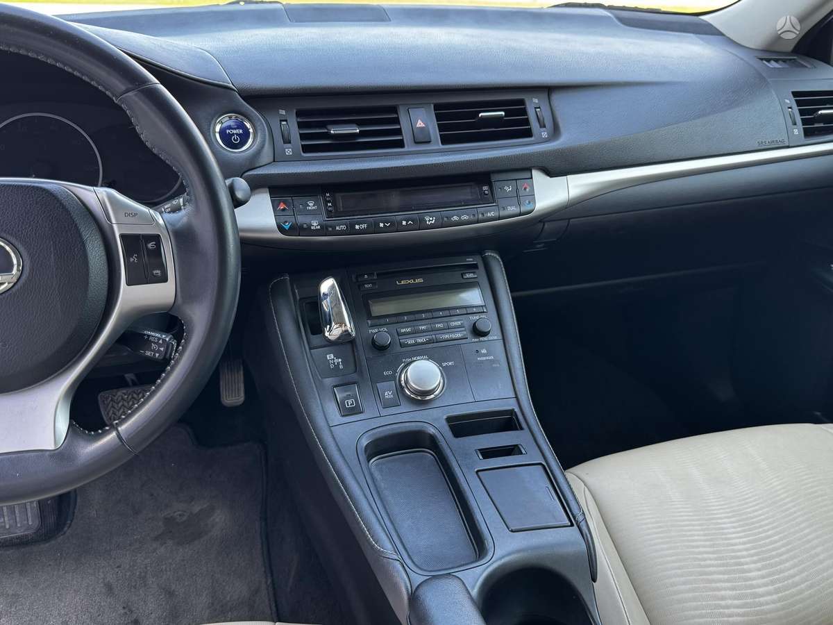 Lexus CT 200h, 1.8 l., hatchback