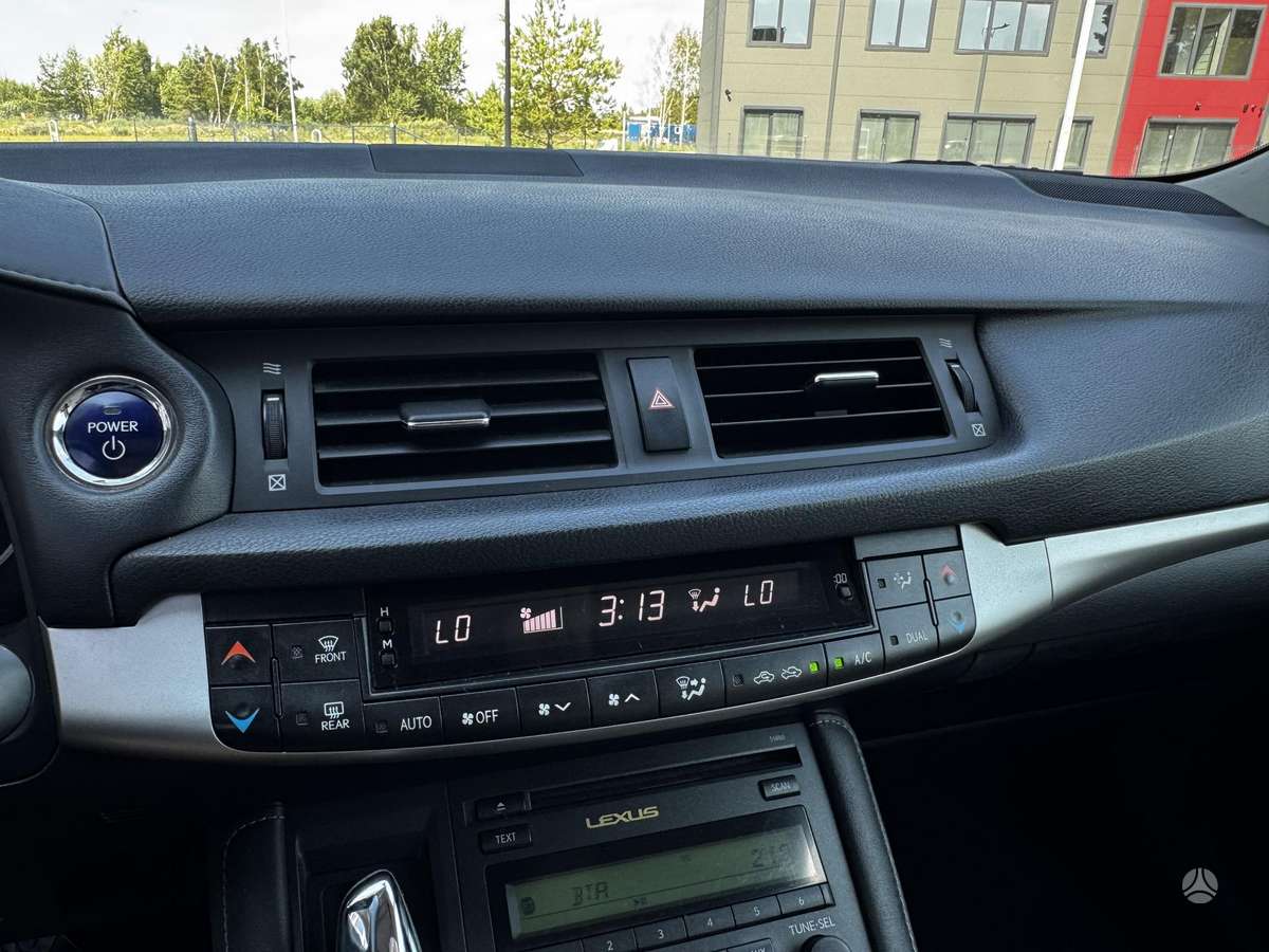 Lexus CT 200h, 1.8 l., hatchback