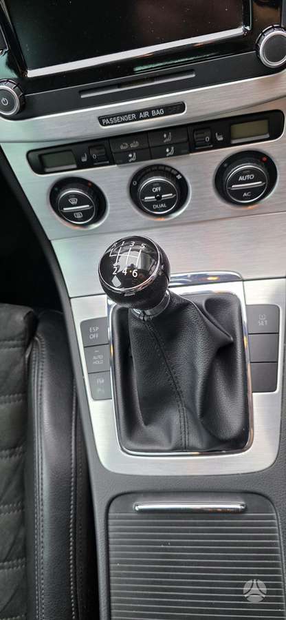 Volkswagen Passat - 11
