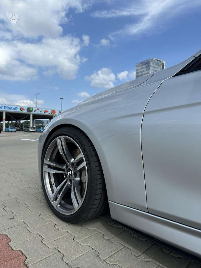 BMW 340, saloon / sedan