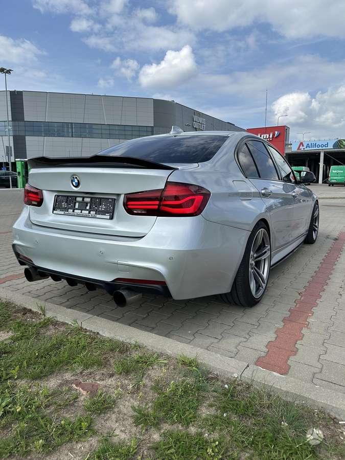 BMW 340, saloon / sedan