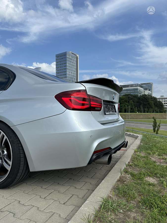 BMW 340, sedanas
