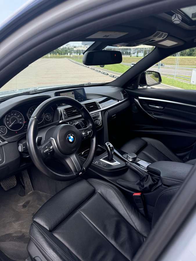 BMW 340, sedanas
