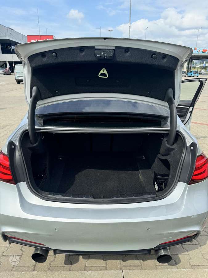 BMW 340, saloon / sedan