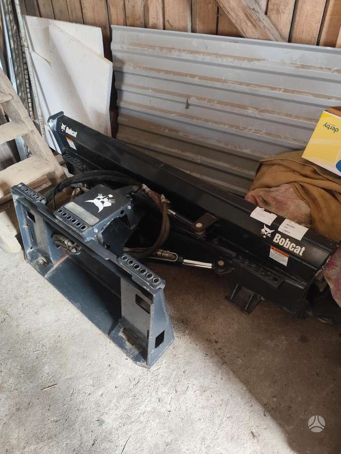 Bobcat 80, bulldozer snow ploughs