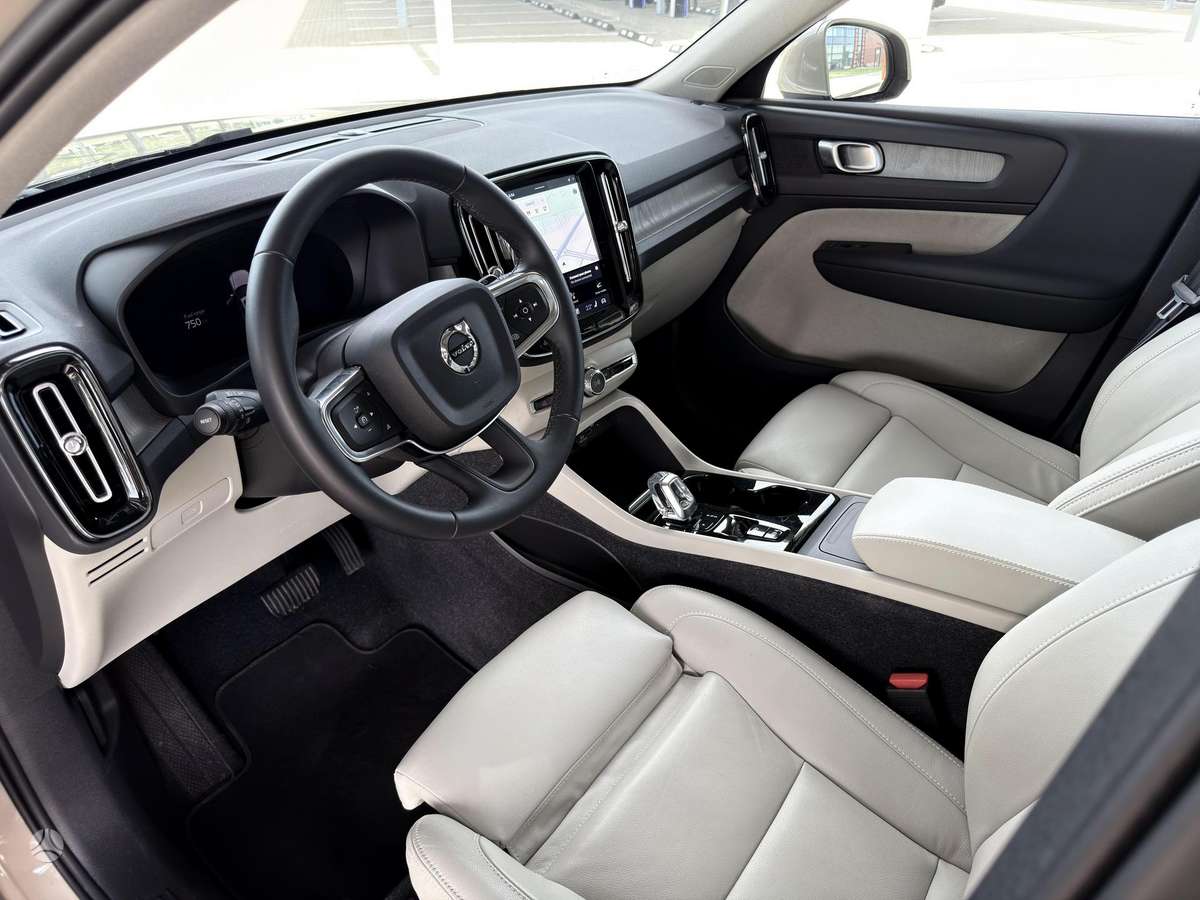 Volvo XC40 - 10