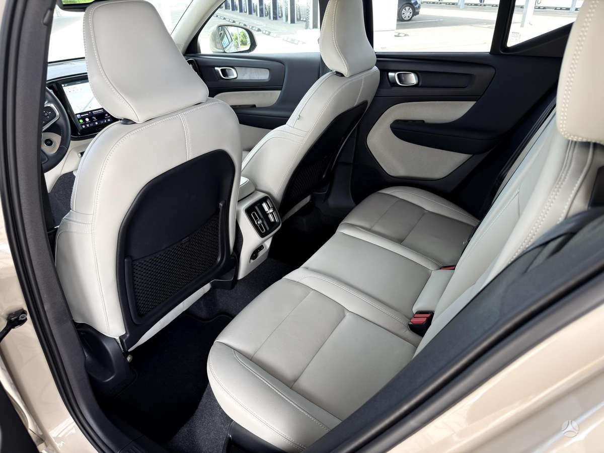 Volvo XC40 - 11