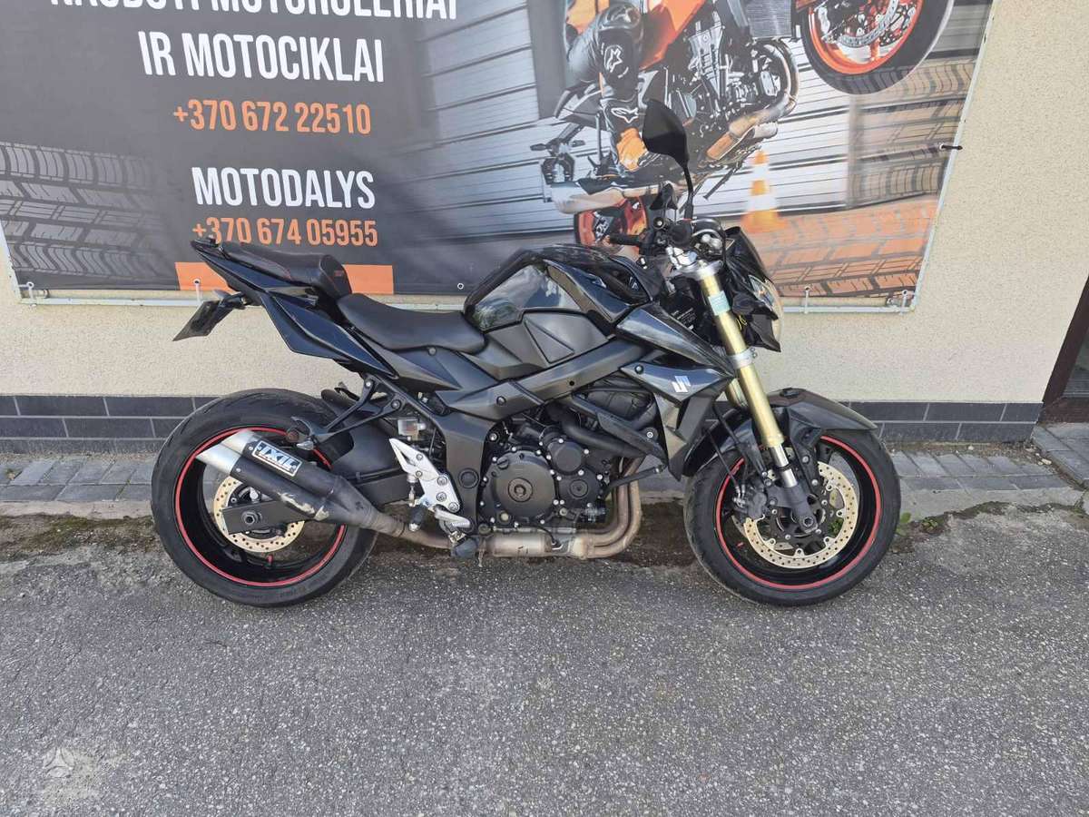 Suzuki GSR 750cc, street / classic