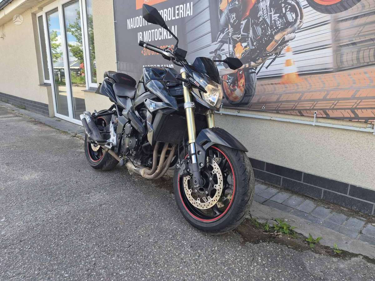 Suzuki GSR 750cc, street / classic