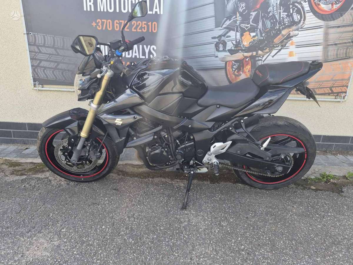 Suzuki GSR 750cc, street / classic