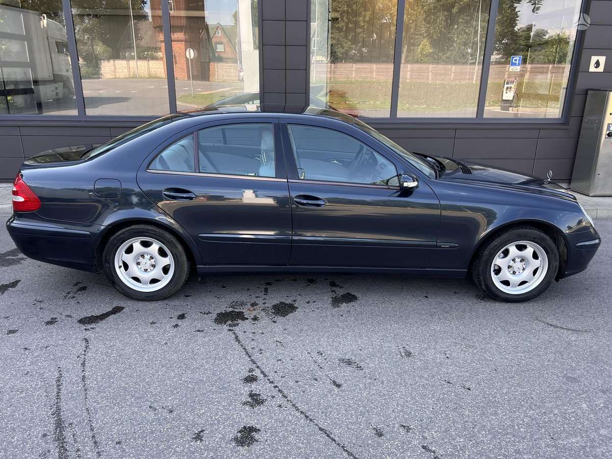 Mercedes-Benz E200, 2.2 l., Седан
