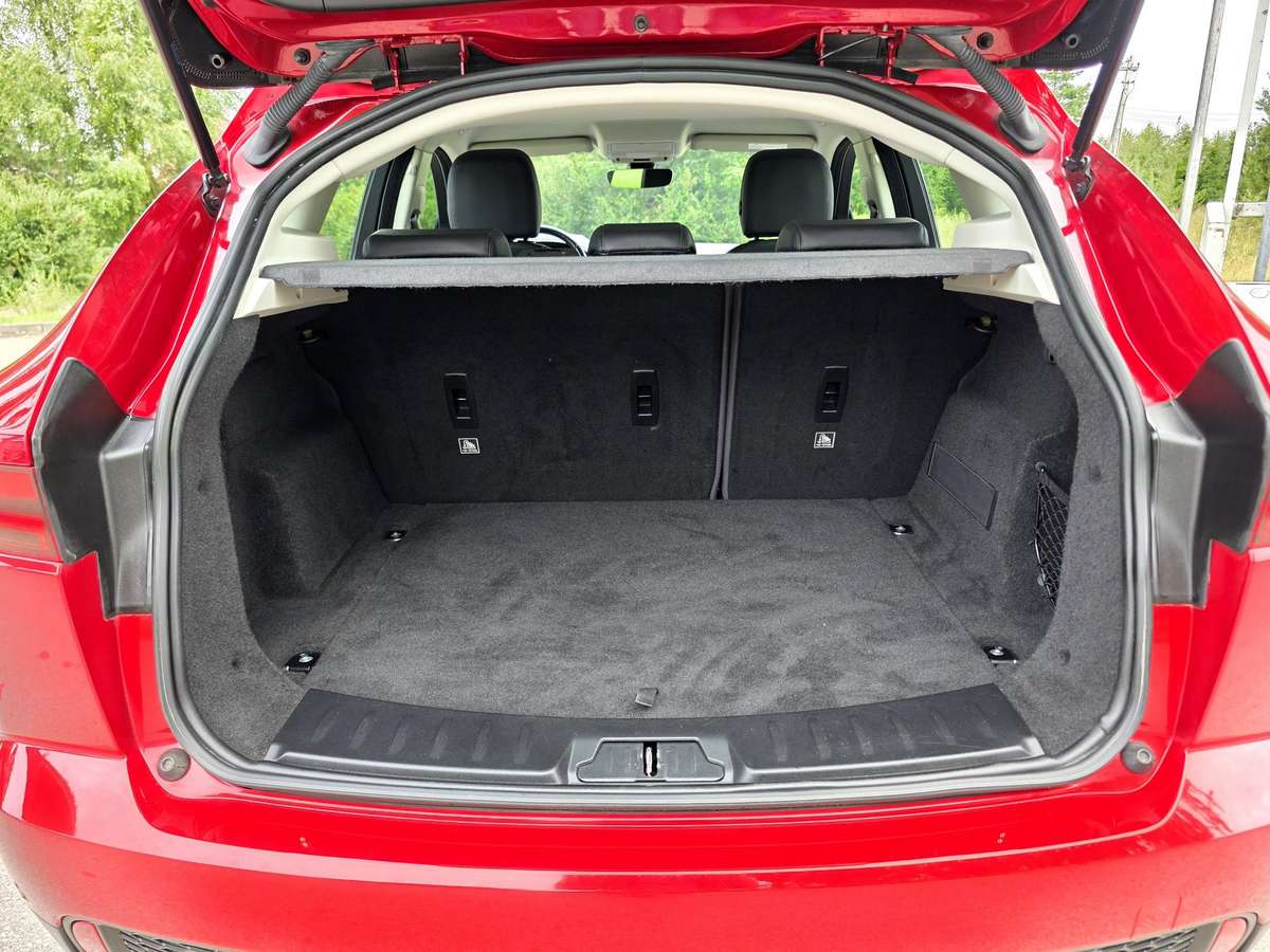 Jaguar E-Pace, 2.0 l., off-road / crossover