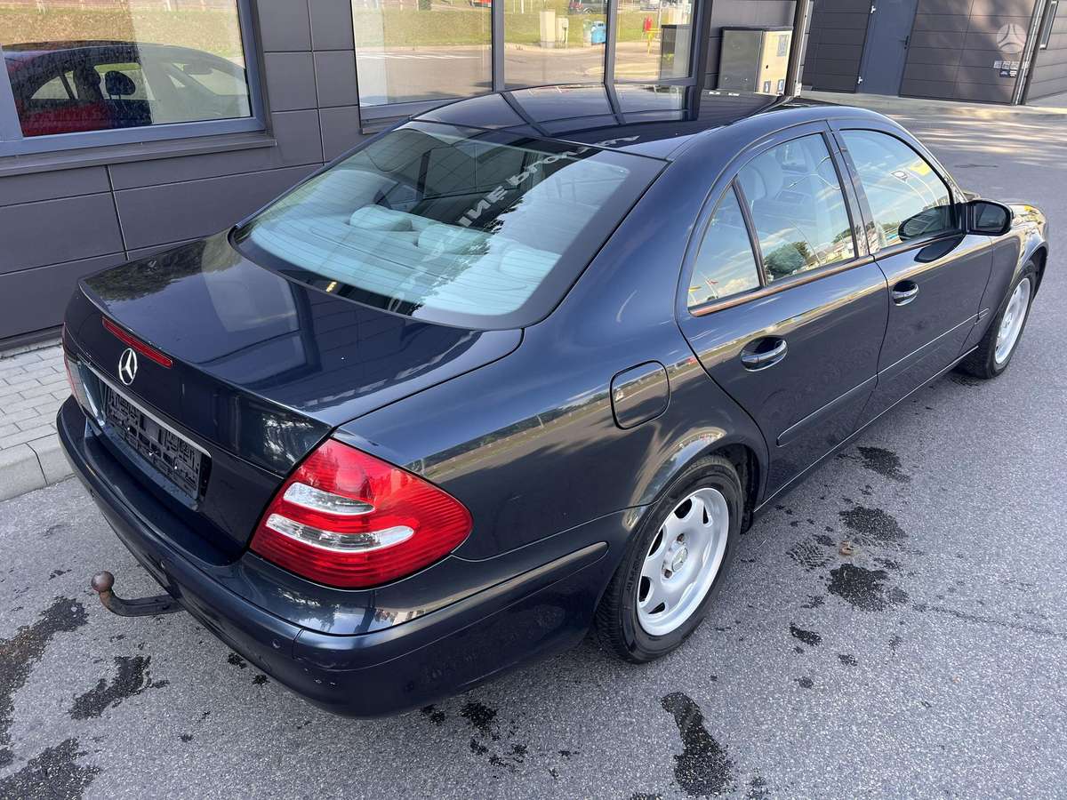 Mercedes-Benz E200, 2.2 l., Седан