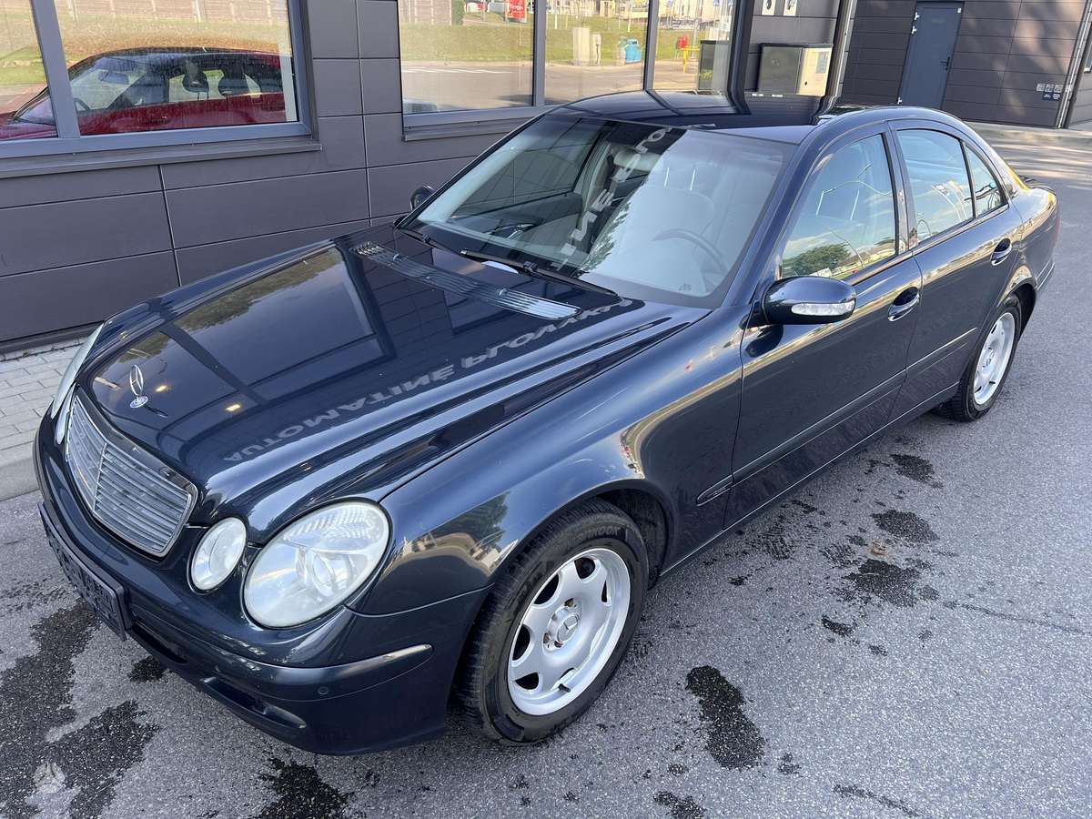 Mercedes-Benz E200, 2.2 l., Седан
