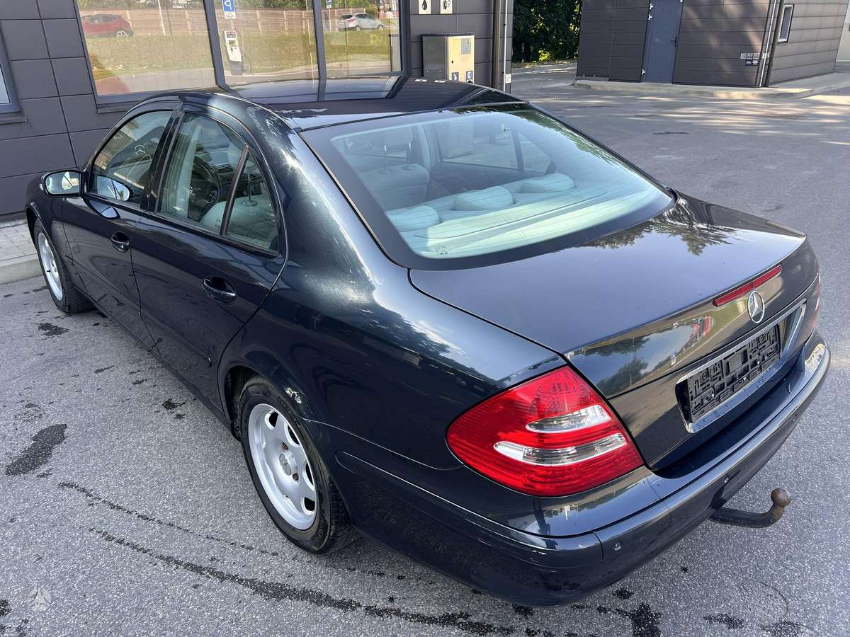 Mercedes-Benz E200, 2.2 l., Седан